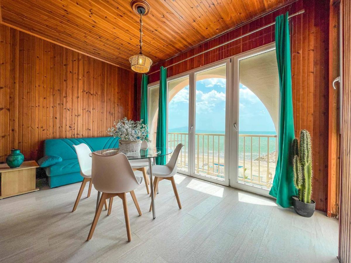 Athena Sea Front Apartment, Parking & Pool Lago Patria Eksteriør billede