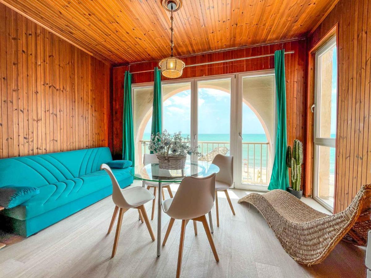 Athena Sea Front Apartment, Parking & Pool Lago Patria Eksteriør billede