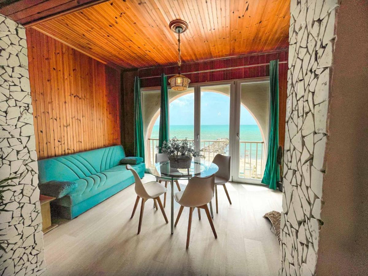 Athena Sea Front Apartment, Parking & Pool Lago Patria Eksteriør billede