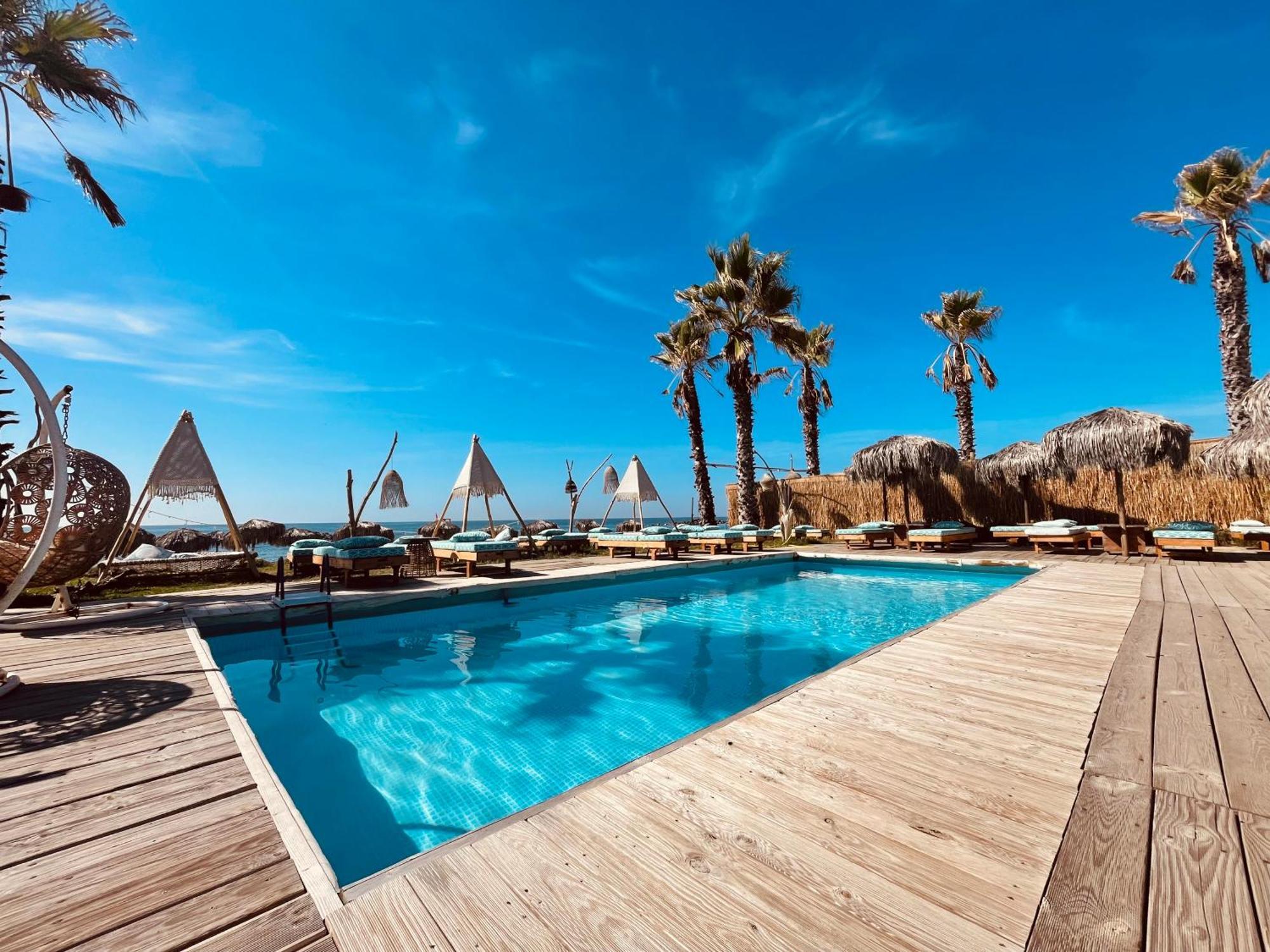 Athena Sea Front Apartment, Parking & Pool Lago Patria Eksteriør billede