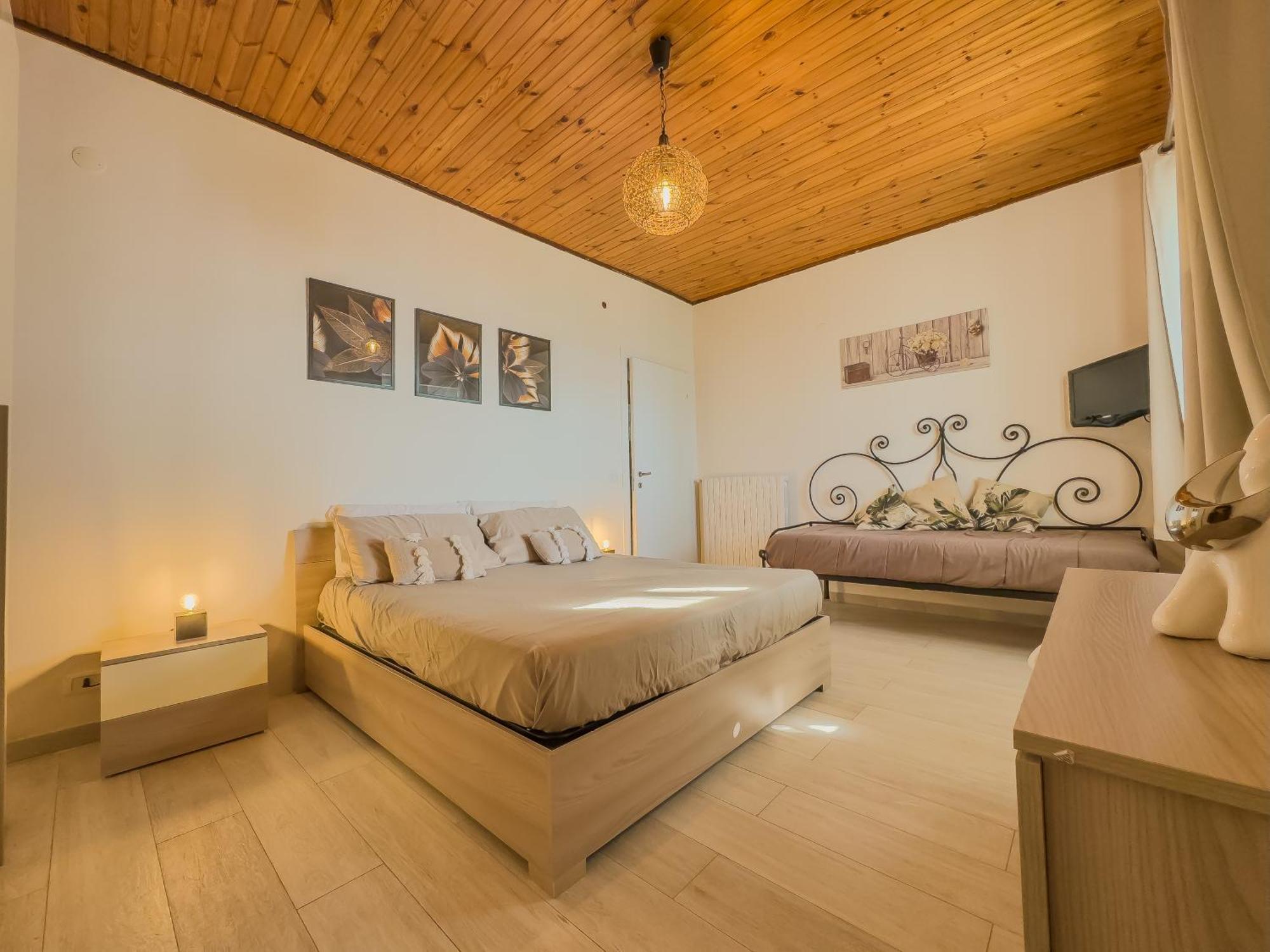 Athena Sea Front Apartment, Parking & Pool Lago Patria Eksteriør billede